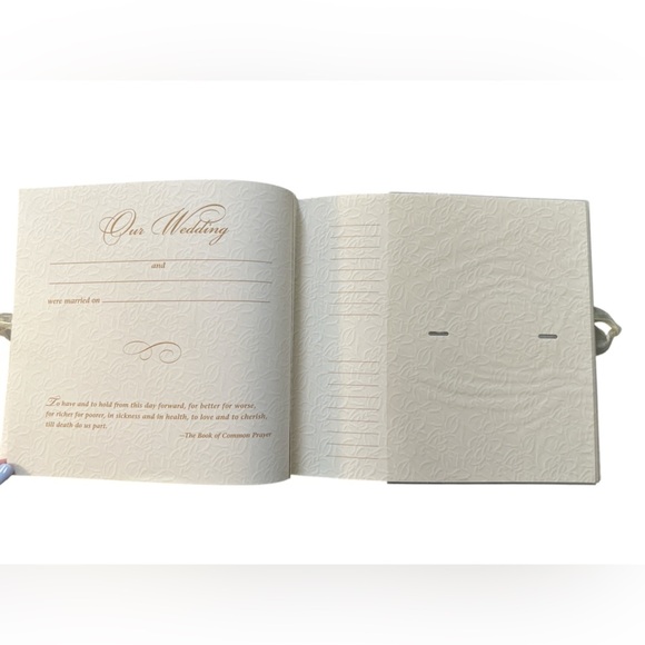 Two NWOT Elegant Cream Wedding Photo Albums - Picture 9 of 9